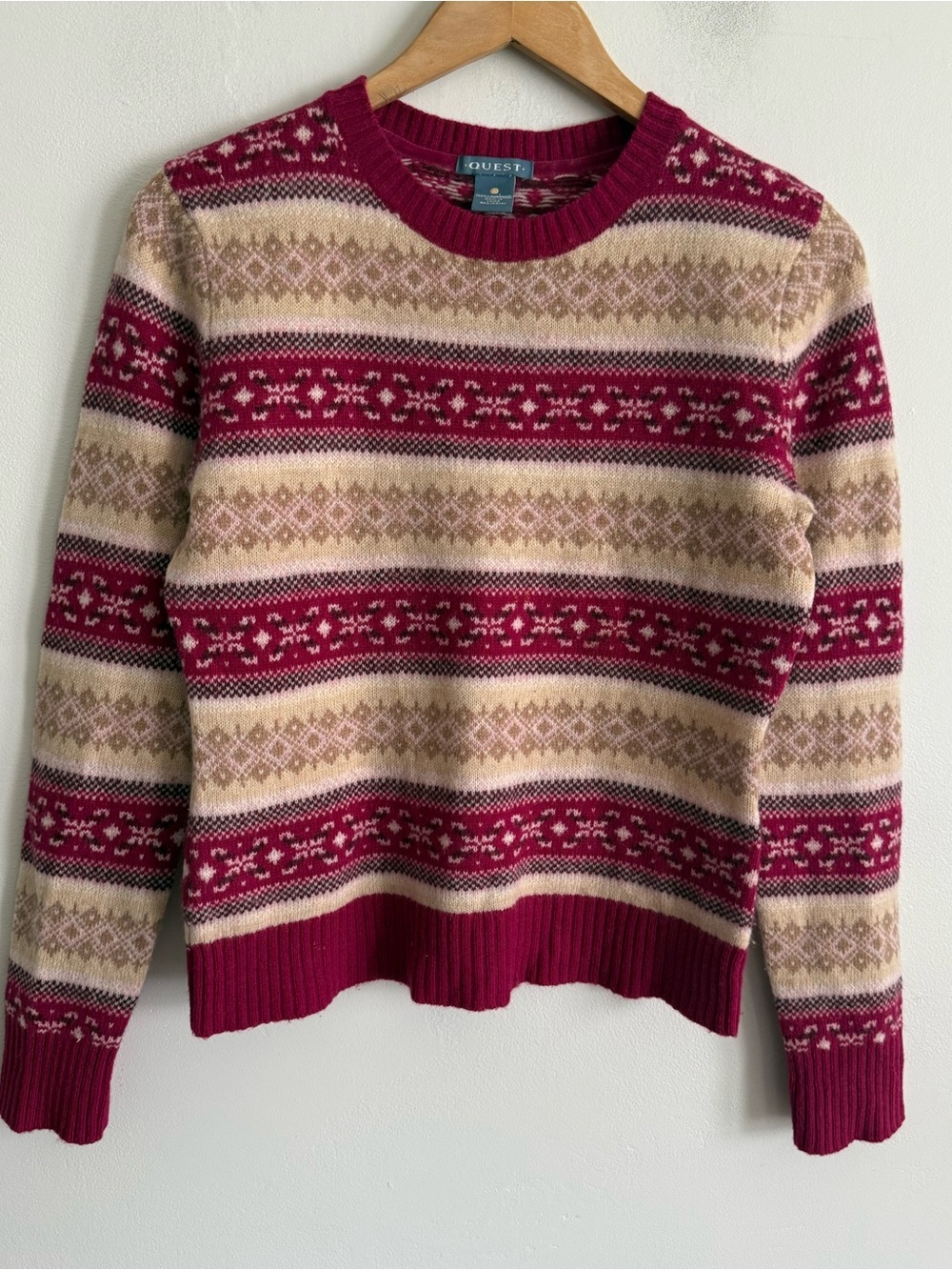 Quest Fair Isle 100% Lambswool Sweater Small Red Cream Cozy Knit